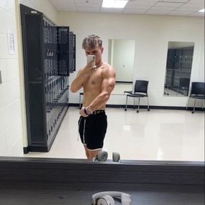 Meet your Posher, Christian